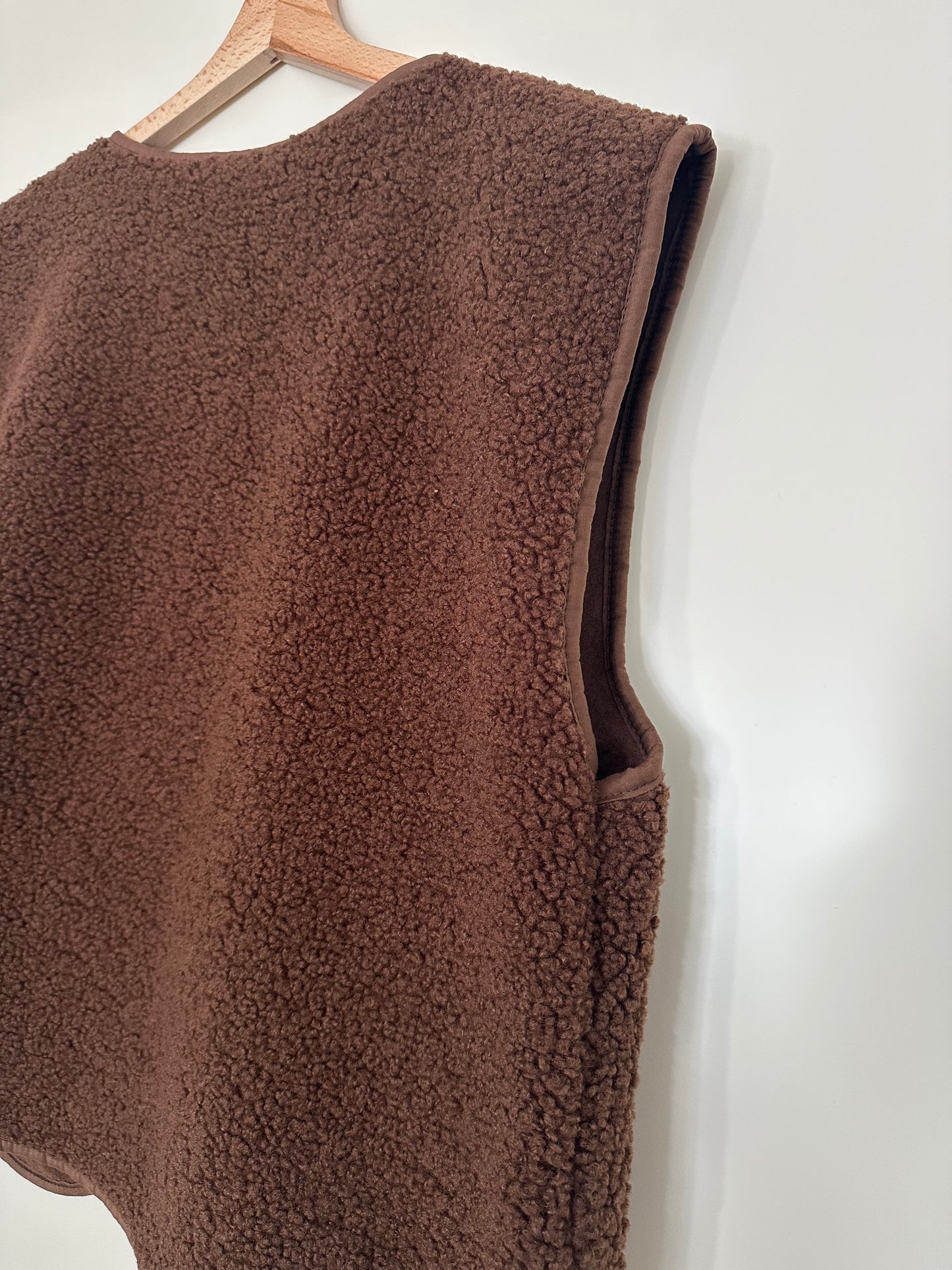 Gilet Gaby moumoute sans manches chocolat