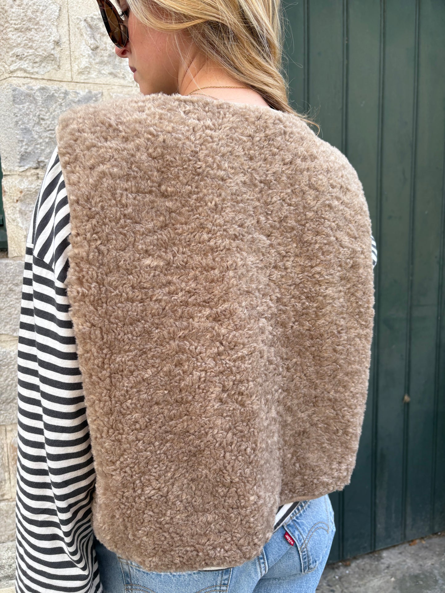 Gilet Aristide moumoute sans manches beige