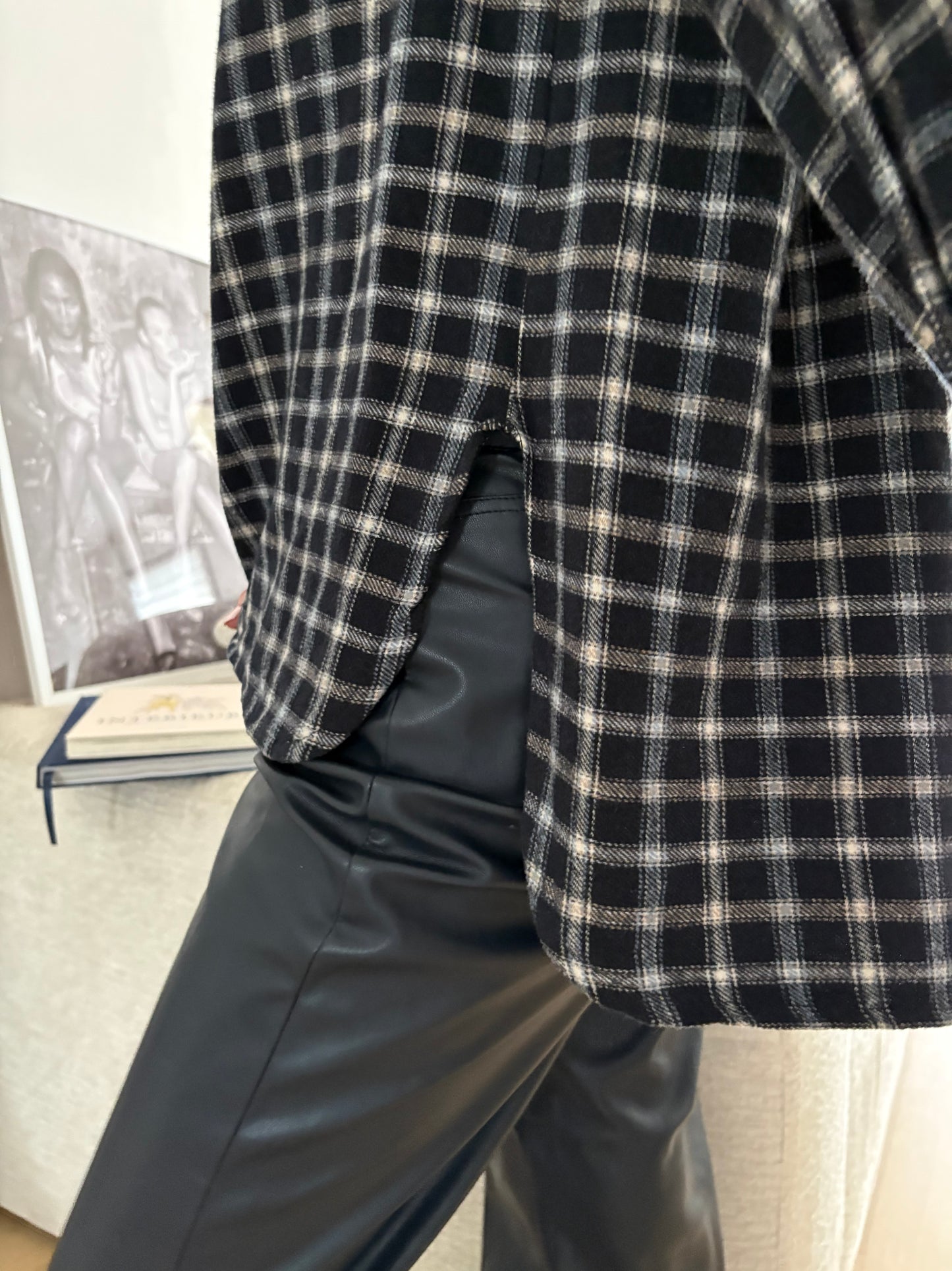 chemise Cloé à carreaux bleu marine col montant