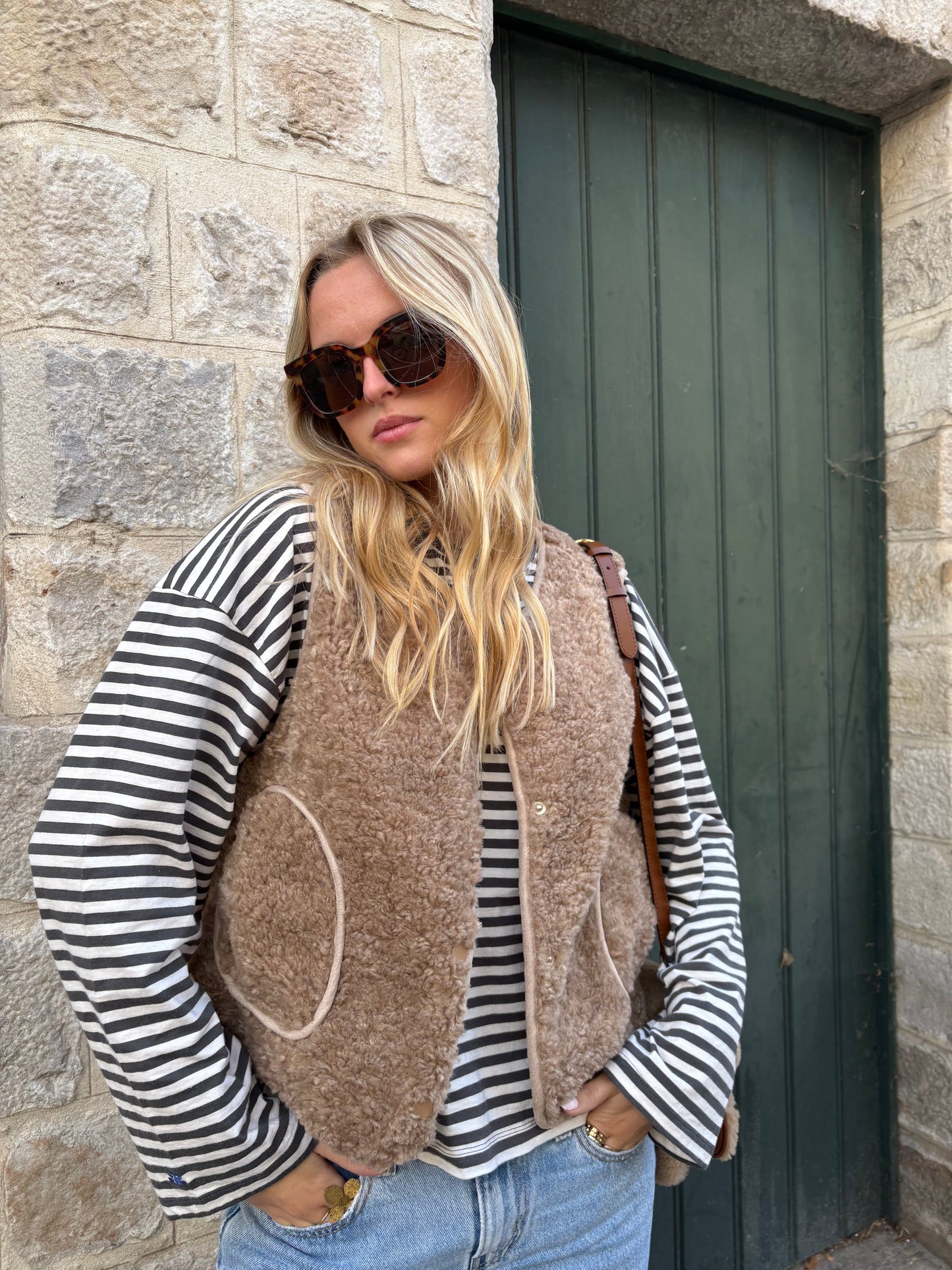 Gilet Aristide moumoute sans manches beige