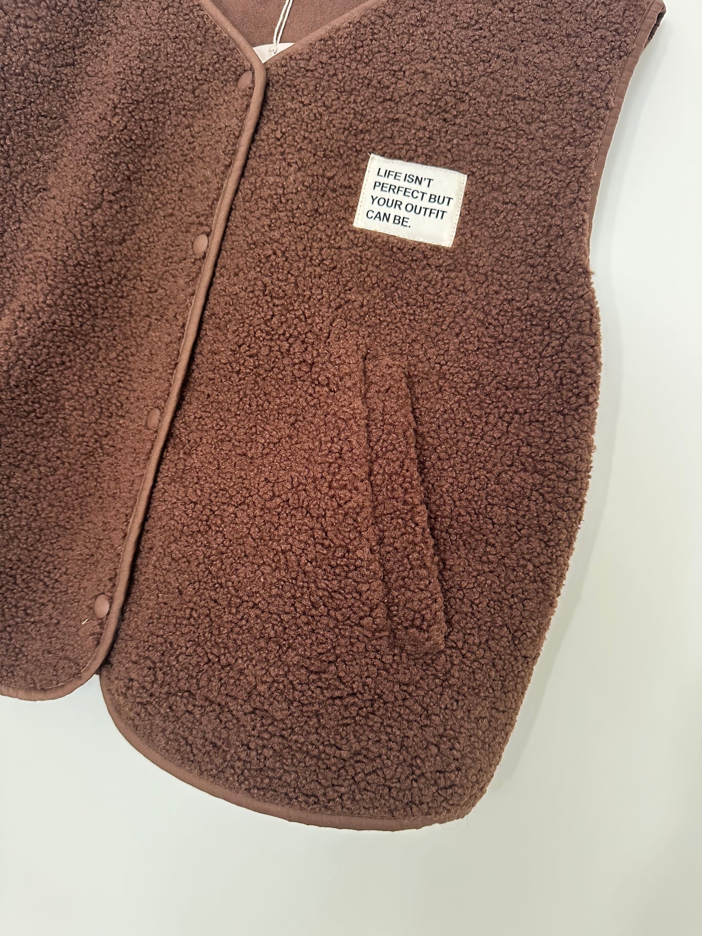 Gilet Gaby moumoute sans manches chocolat