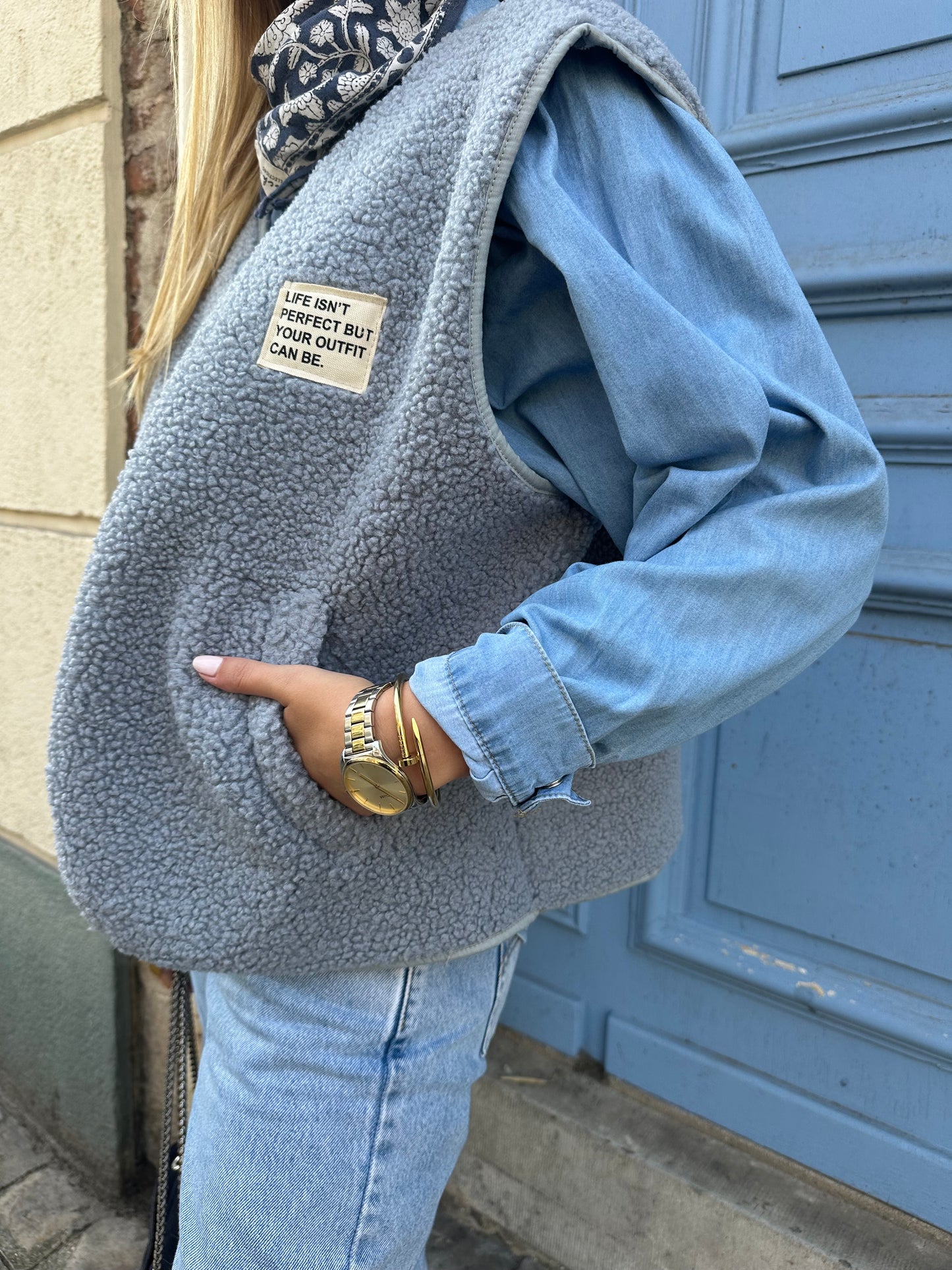 Gilet Gaby moumoute sans manches bleu clair