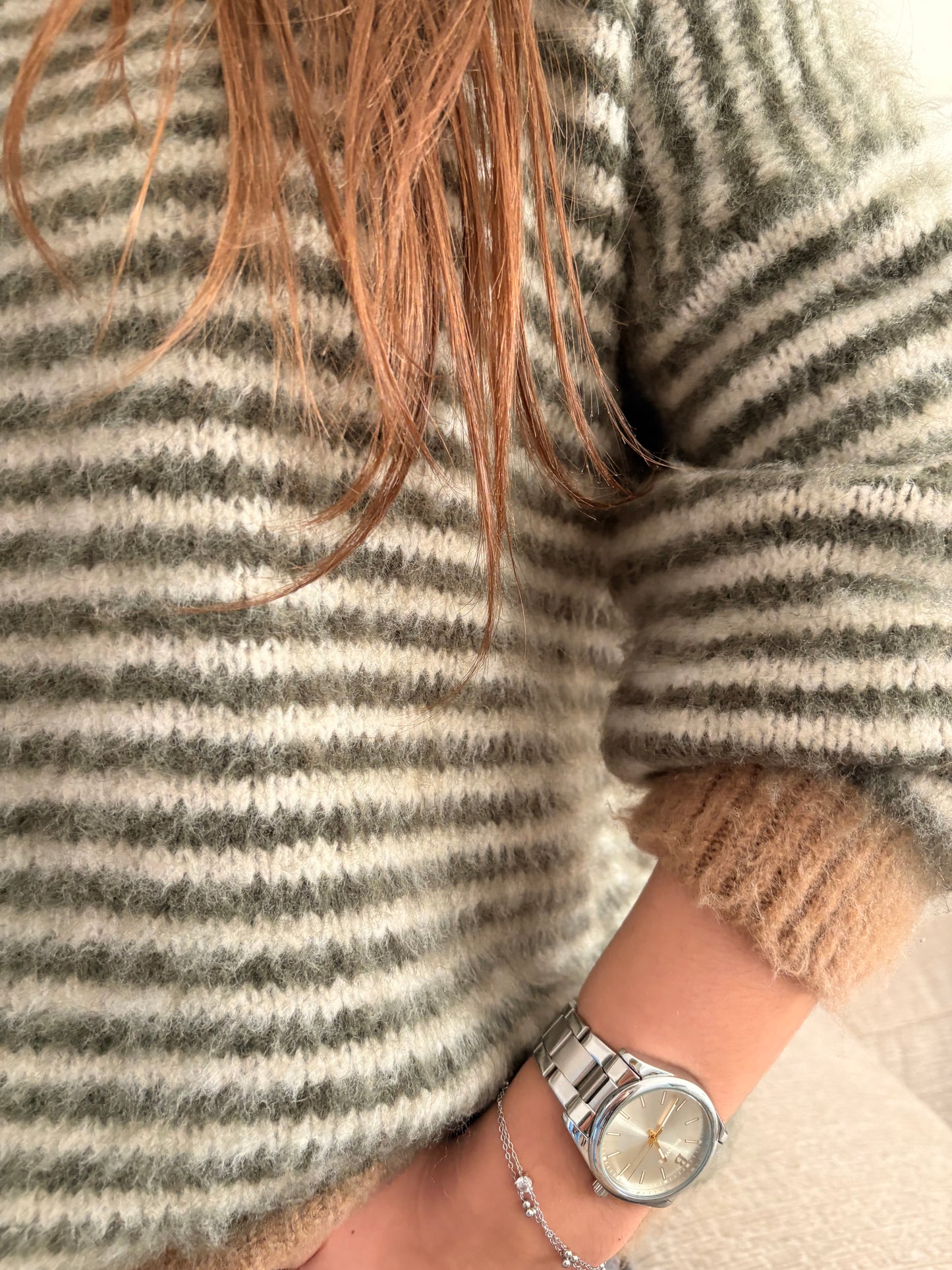 pull Harry à rayures kaki au col beige