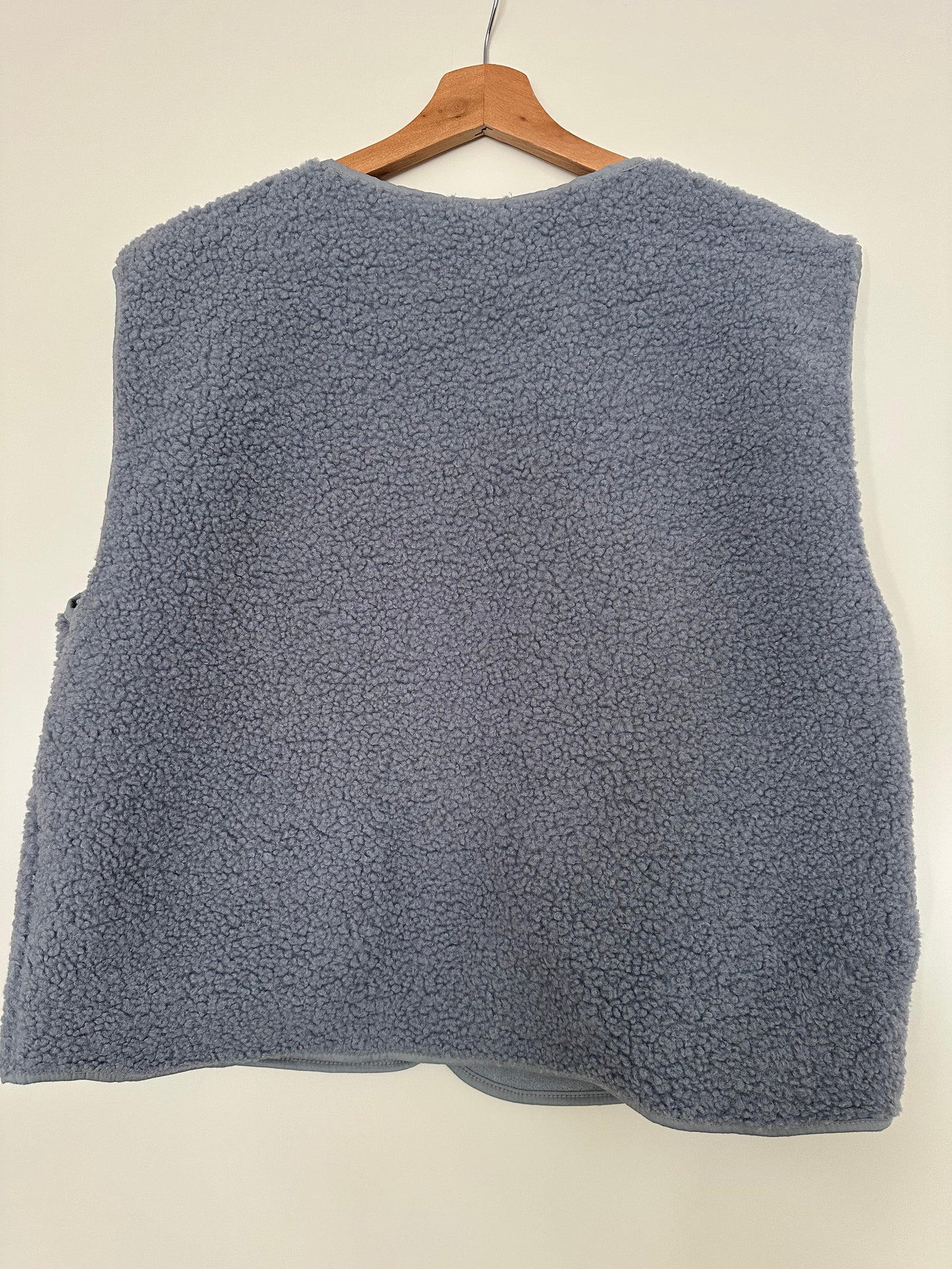 Gilet Gaby moumoute sans manches bleu clair
