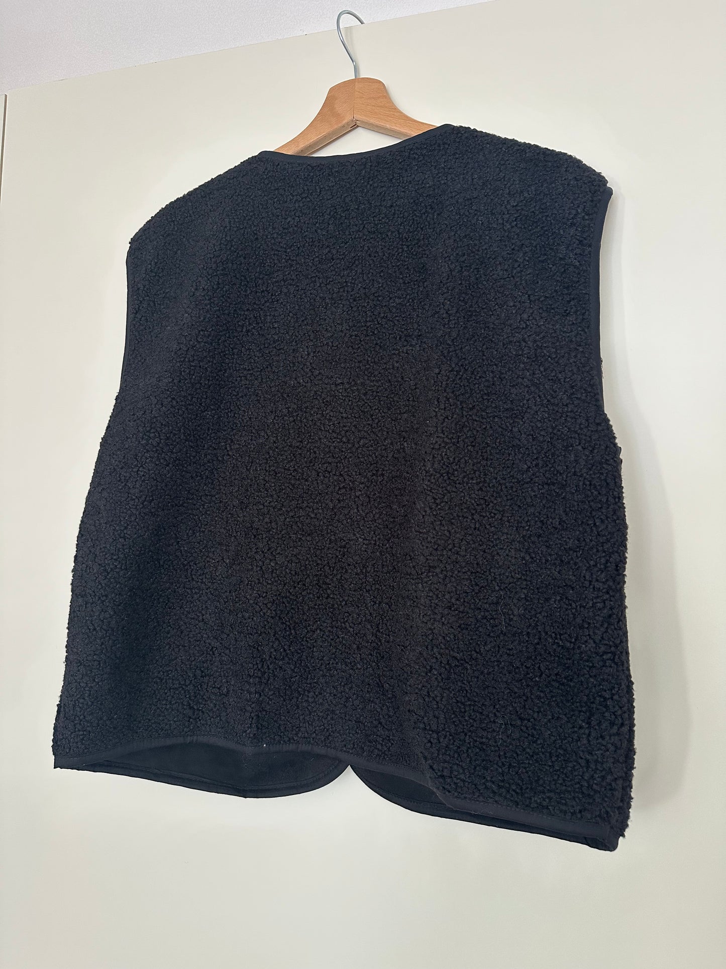Gilet Gaby moumoute sans manches noir