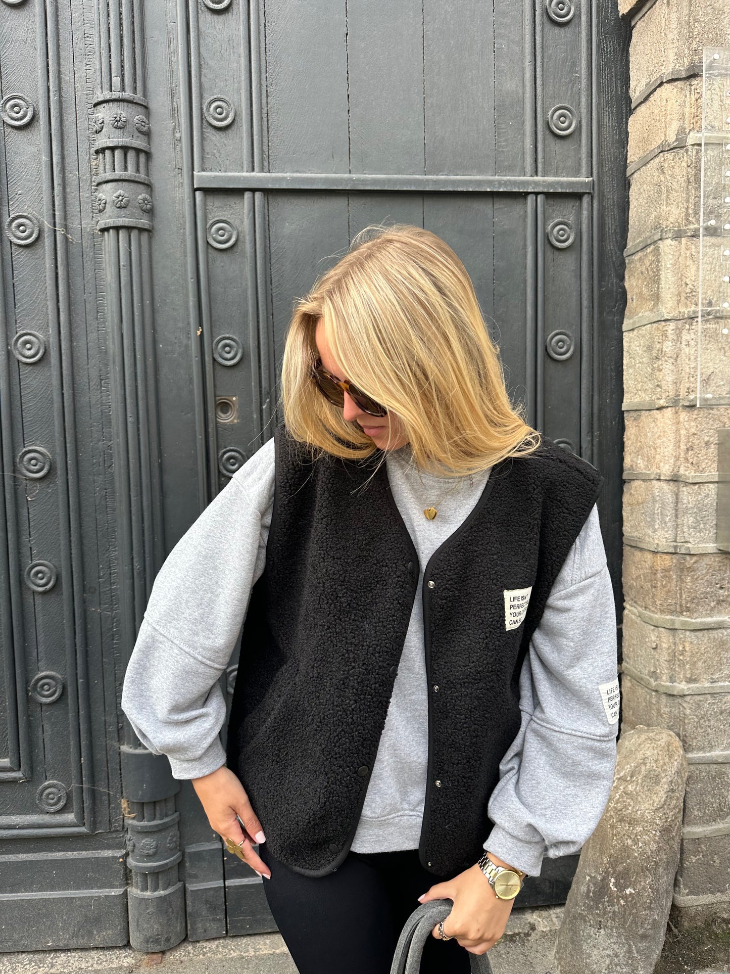 Gilet Gaby moumoute sans manches noir